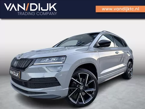 Skoda Karoq 1.5 TSI ACT Sportline Business 150PK ✓Virtual Cockpit ✓Full LED ✓Navigatie Full Map ✓Camera  ✓Apple Carplay &amp; Android Auto ✓Climate ✓Cruise ✓Stoel- stuurverwarming ✓Parkeersensoren ✓Trekhaak ✓Lichtmetaal 19